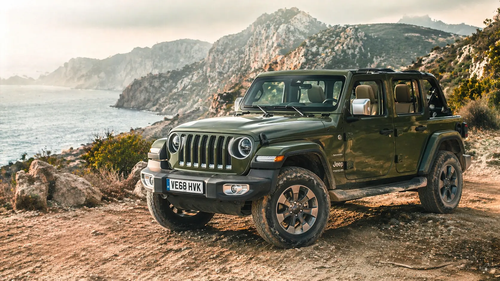 Jeep Wrangler alquiler Mallorca - Sahara Cabrio 272cv 4x4